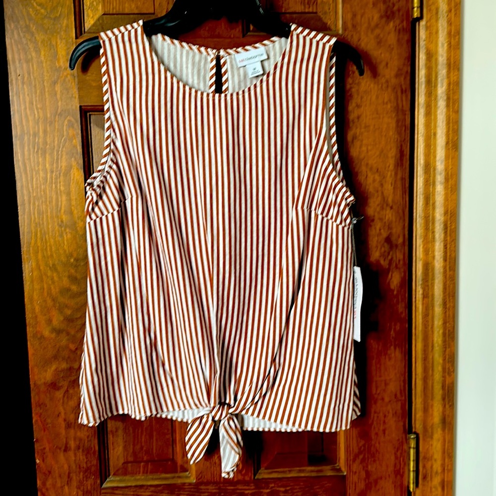 NWT Liz Claiborne Women’s shirt sleeved shirt (M)